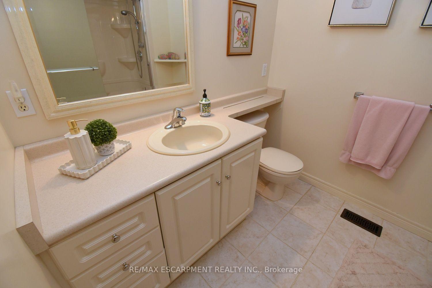 Photo 21 of 87 Jenifer Drive, Hamilton, Rural Glanbrook — HOMEH