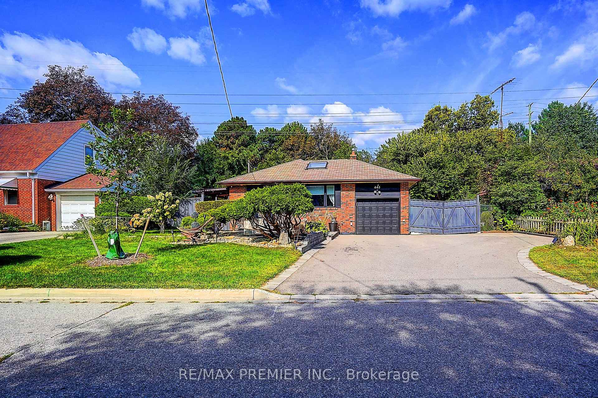 Photo 1 of 445 Selsey Drive, Mississauga, Cooksville — HOMEH
