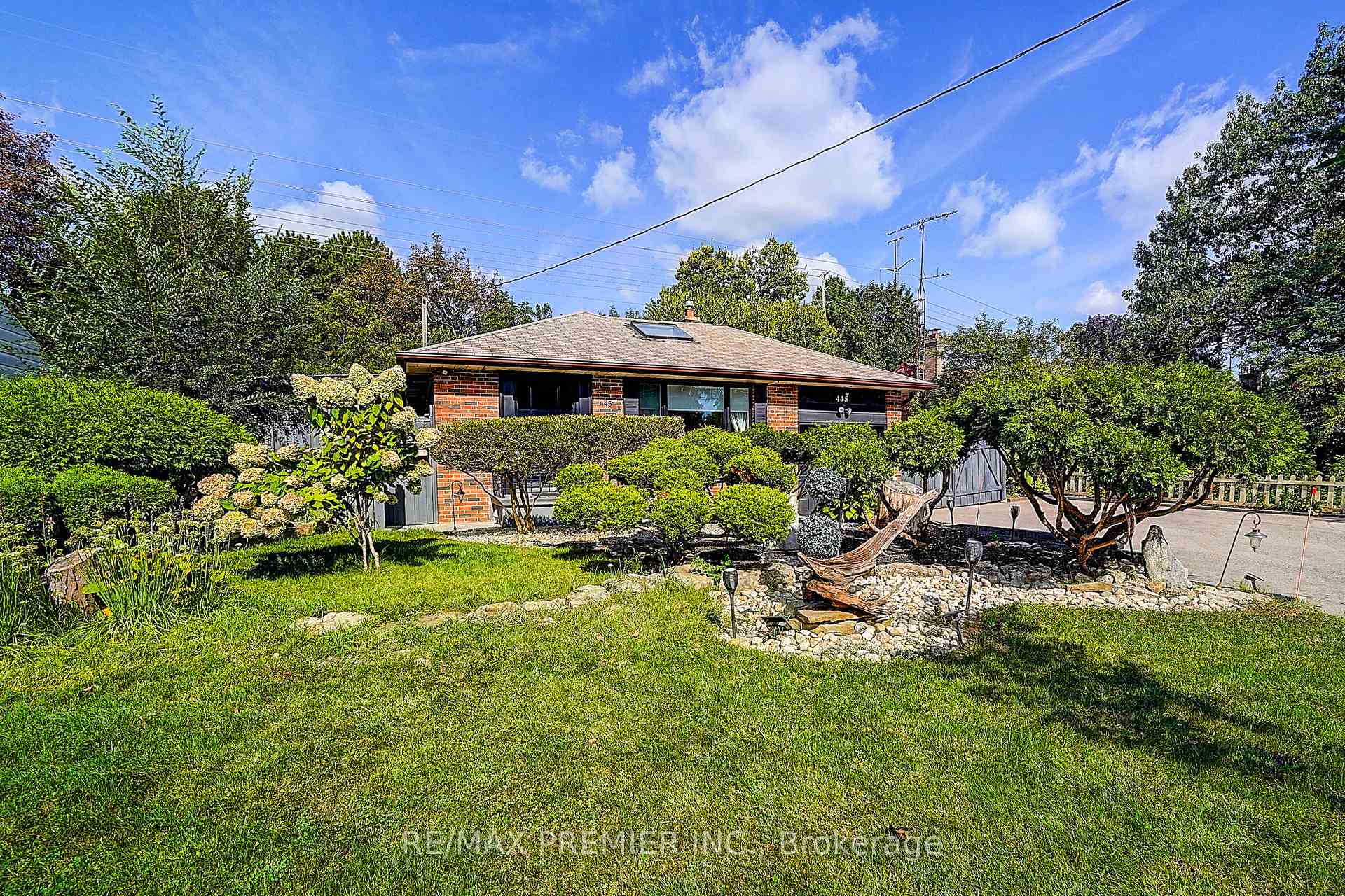 Photo 5 of 445 Selsey Drive, Mississauga, Cooksville — HOMEH