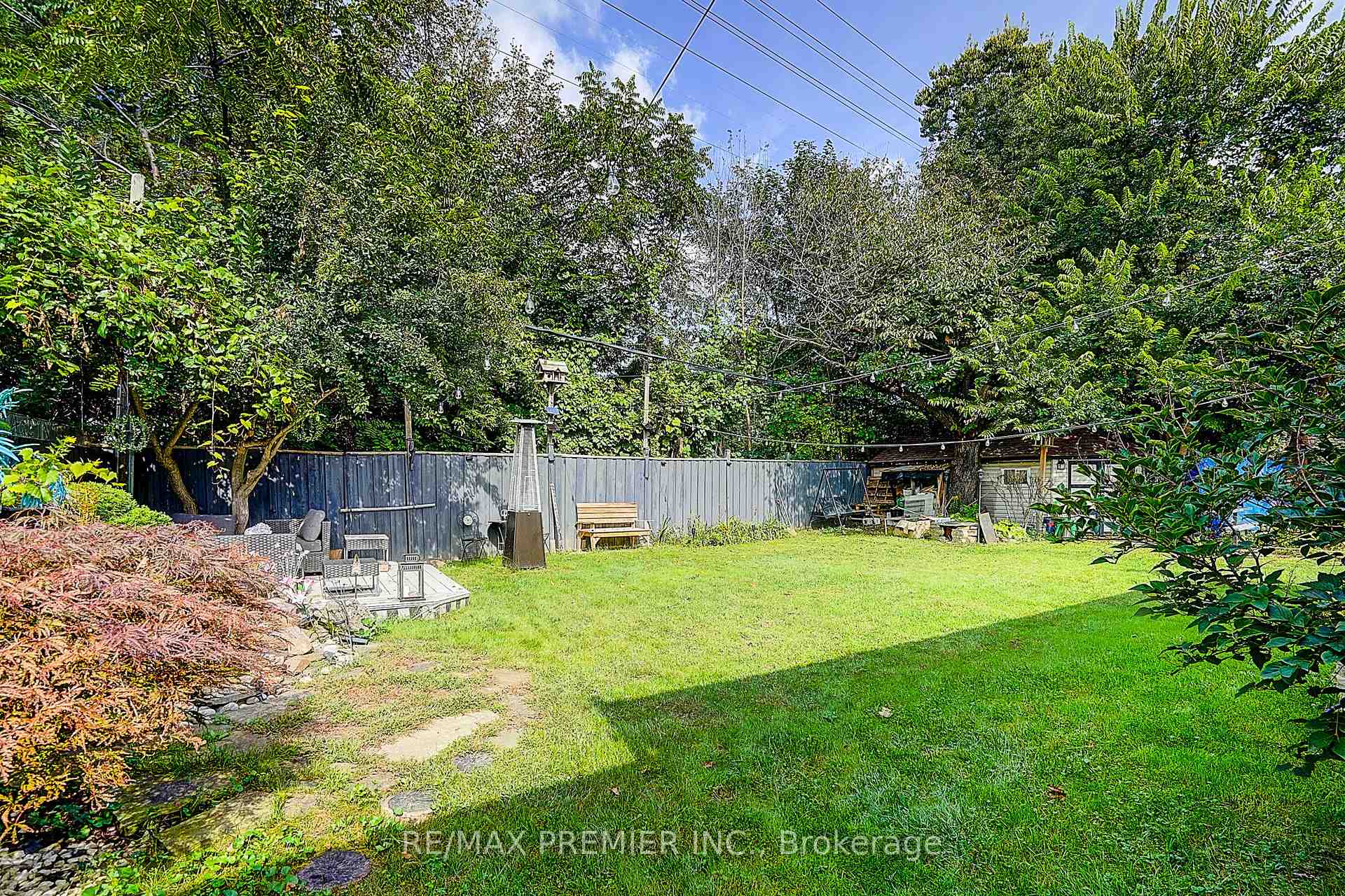 Photo 7 of 445 Selsey Drive, Mississauga, Cooksville — HOMEH