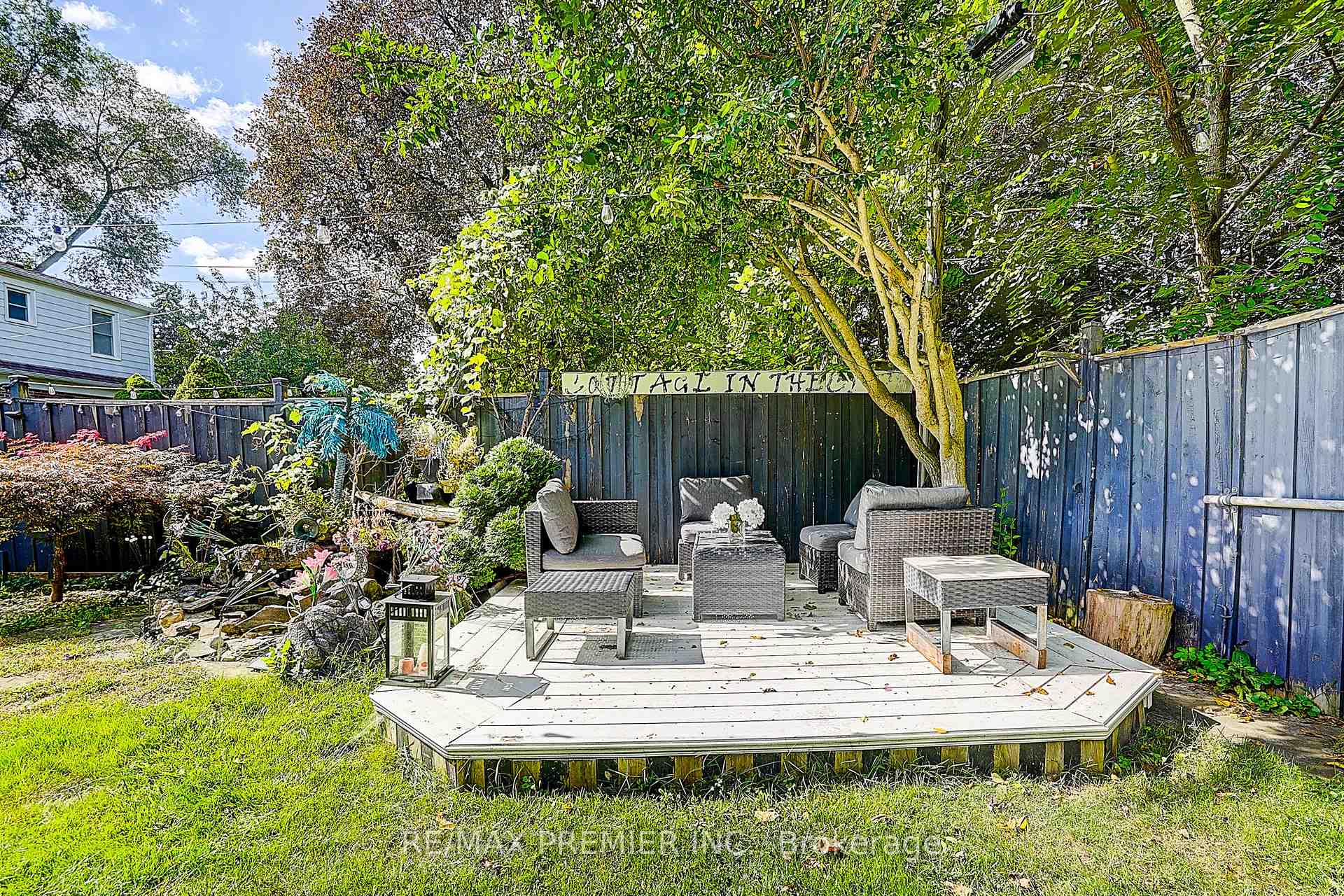 Photo 11 of 445 Selsey Drive, Mississauga, Cooksville — HOMEH
