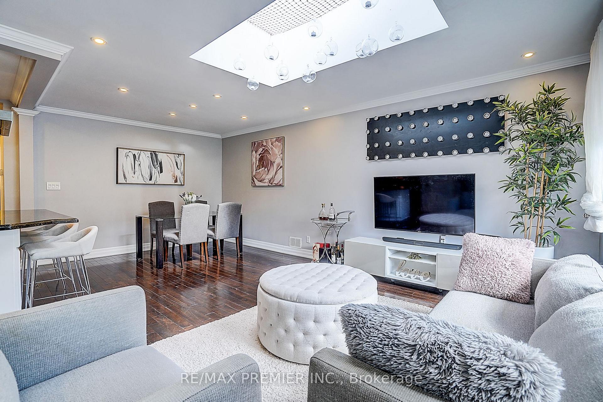 Photo 20 of 445 Selsey Drive, Mississauga, Cooksville — HOMEH