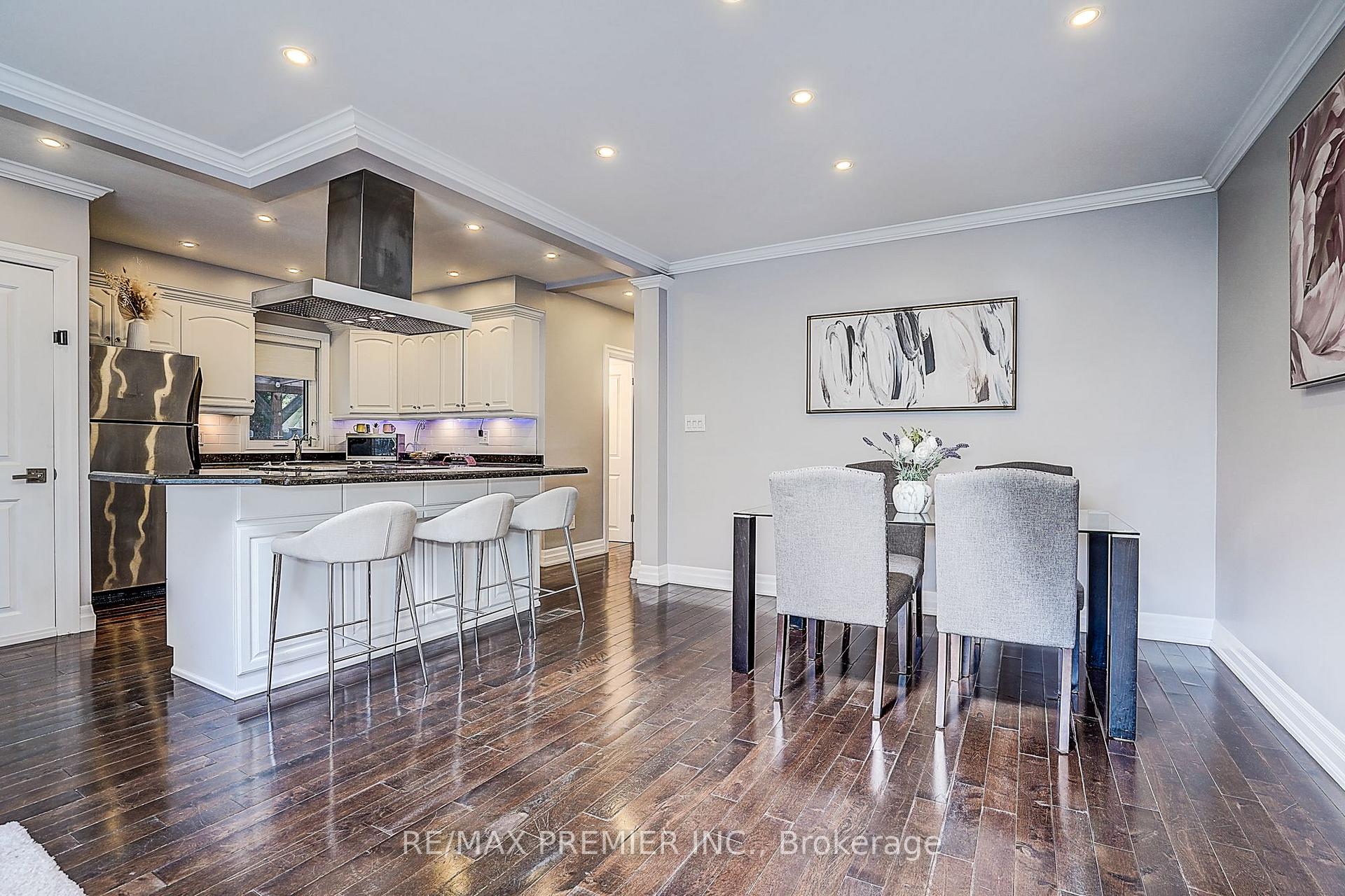 Photo 23 of 445 Selsey Drive, Mississauga, Cooksville — HOMEH