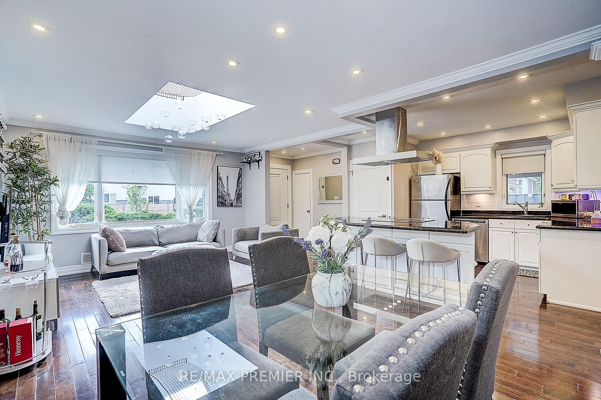 Photo 28 of 445 Selsey Drive, Mississauga, Cooksville — HOMEH