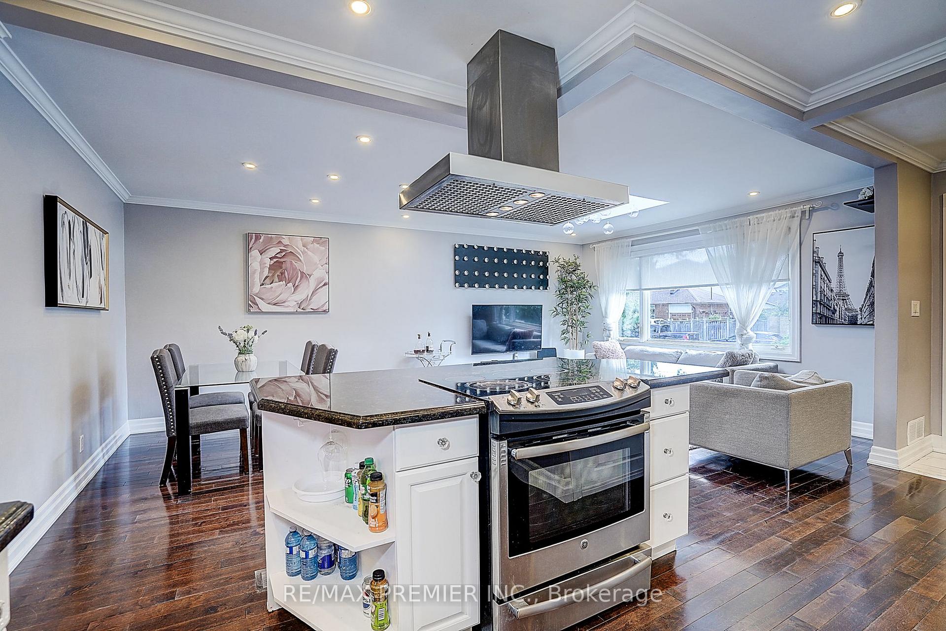 Photo 33 of 445 Selsey Drive, Mississauga, Cooksville — HOMEH