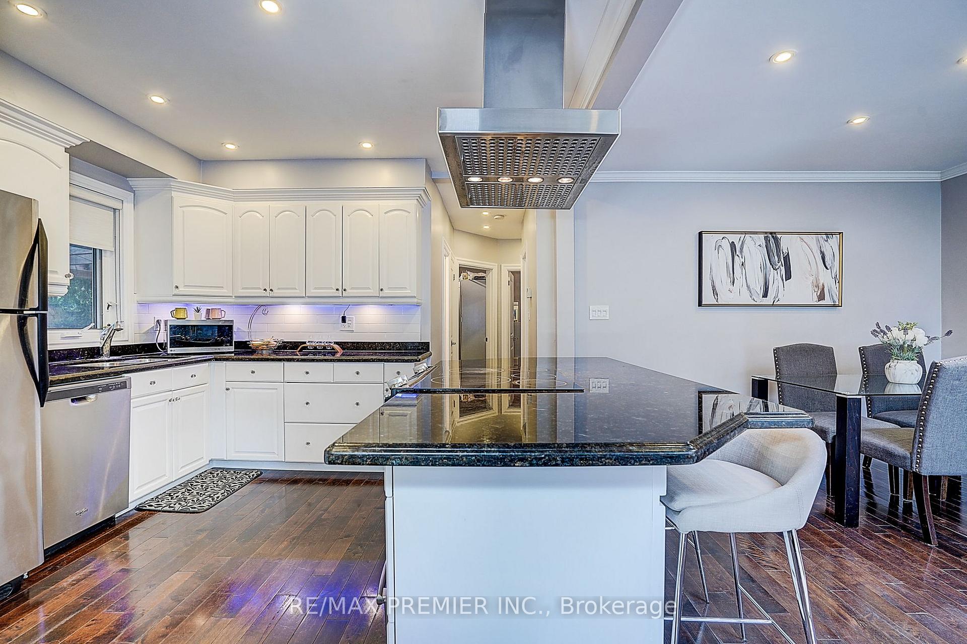 Photo 34 of 445 Selsey Drive, Mississauga, Cooksville — HOMEH
