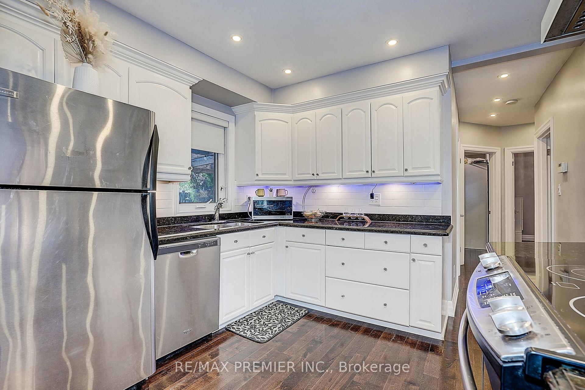 Photo 36 of 445 Selsey Drive, Mississauga, Cooksville — HOMEH