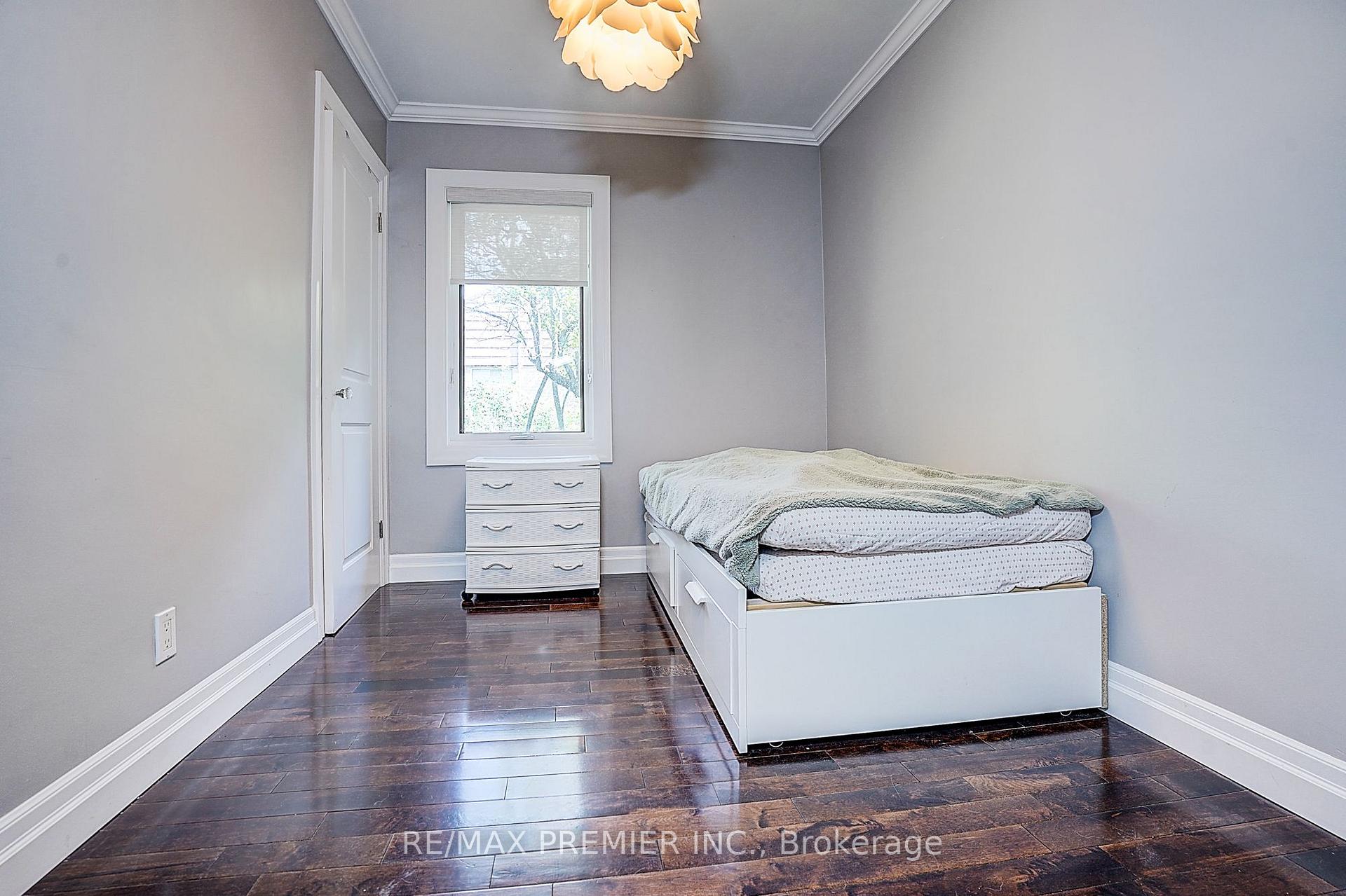 Photo 39 of 445 Selsey Drive, Mississauga, Cooksville — HOMEH