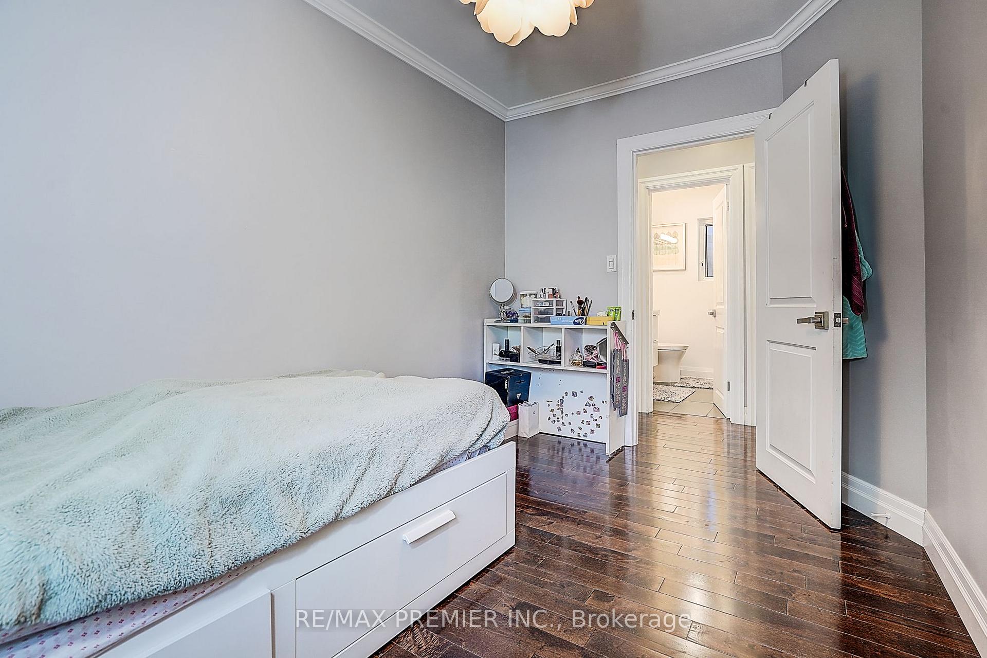 Photo 40 of 445 Selsey Drive, Mississauga, Cooksville — HOMEH