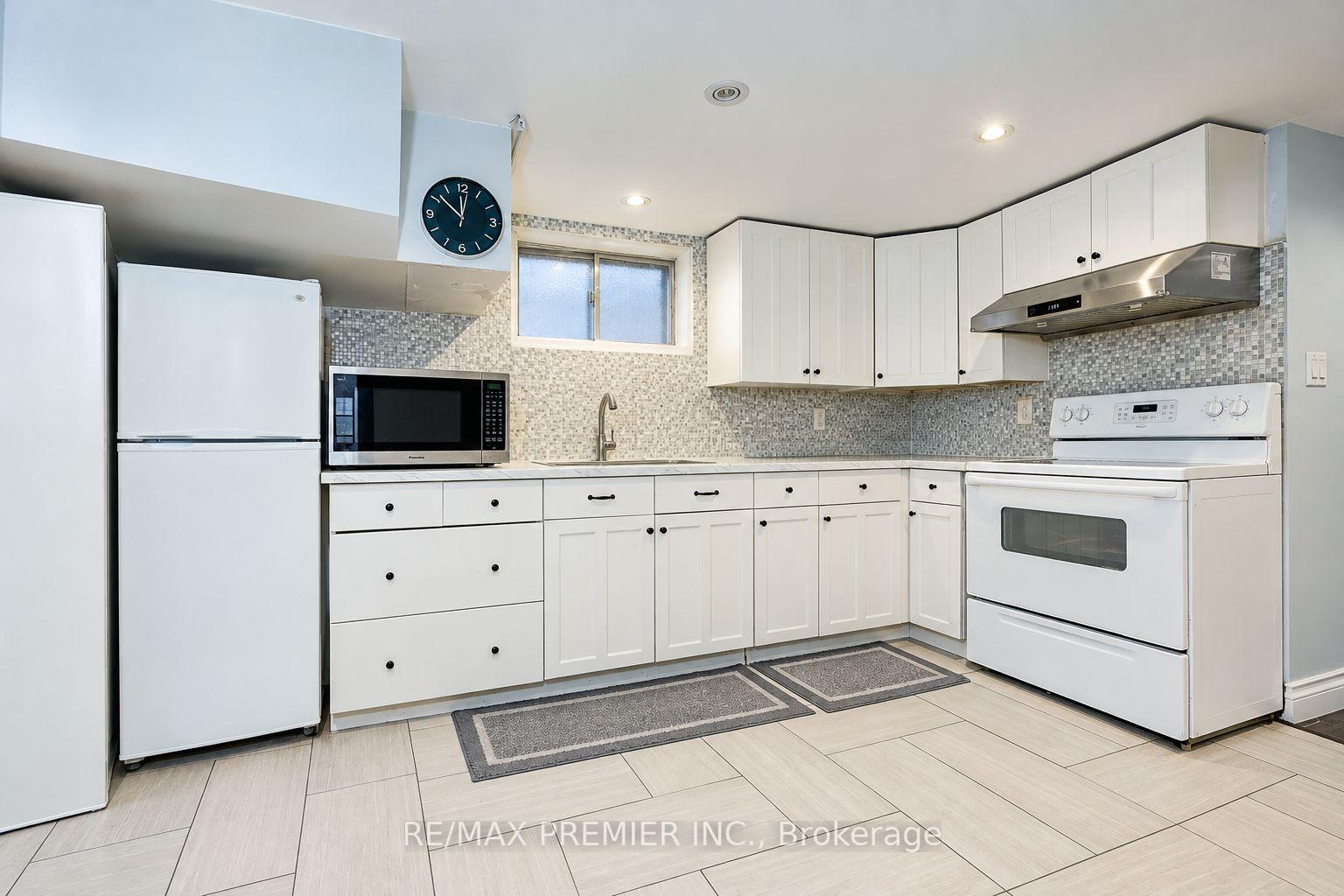 Photo 47 of 445 Selsey Drive, Mississauga, Cooksville — HOMEH