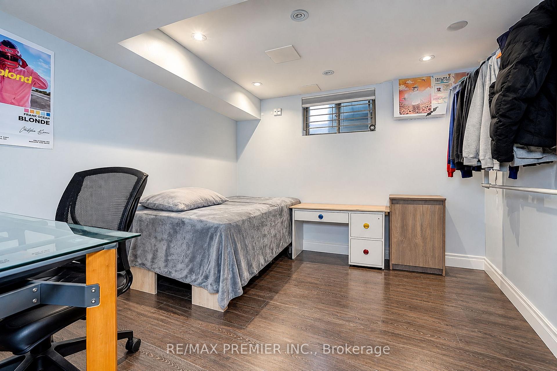 Photo 52 of 445 Selsey Drive, Mississauga, Cooksville — HOMEH