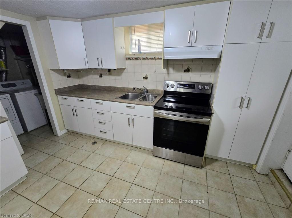 Photo 5 of 89 Elgin Street N, Cambridge, Alison — HOMEH