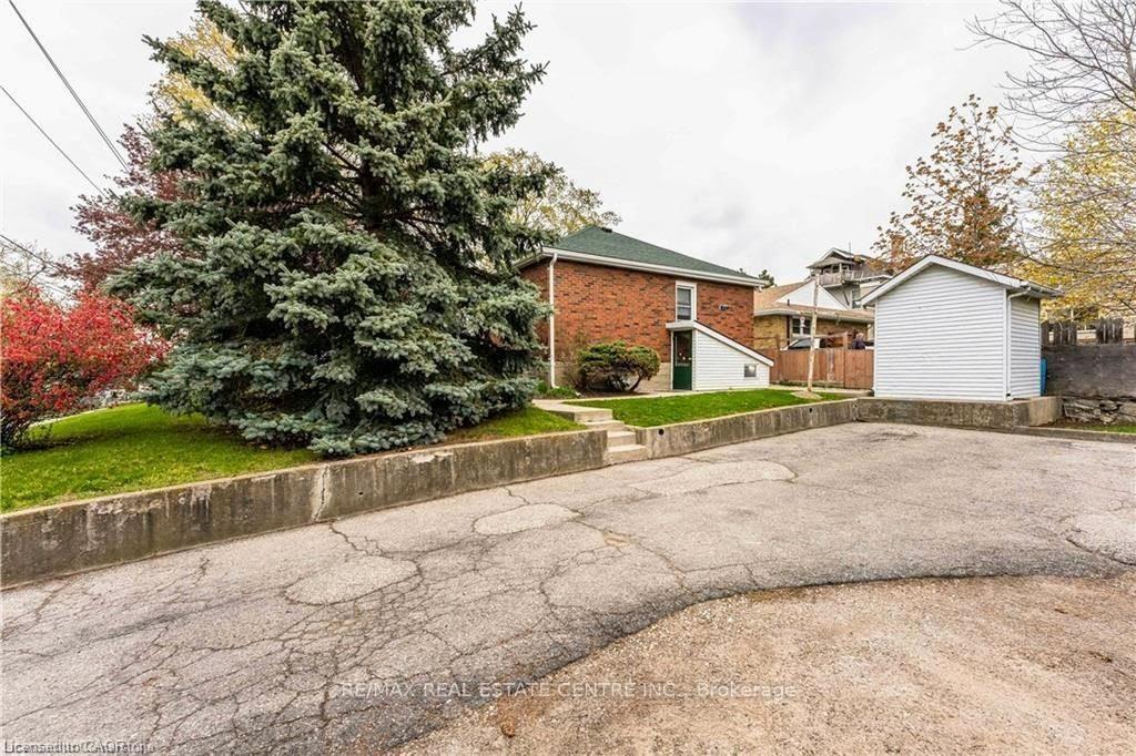 Photo 16 of 89 Elgin Street N, Cambridge, Alison — HOMEH