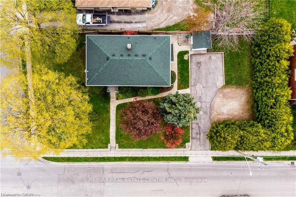 Photo 19 of 89 Elgin Street N, Cambridge, Alison — HOMEH