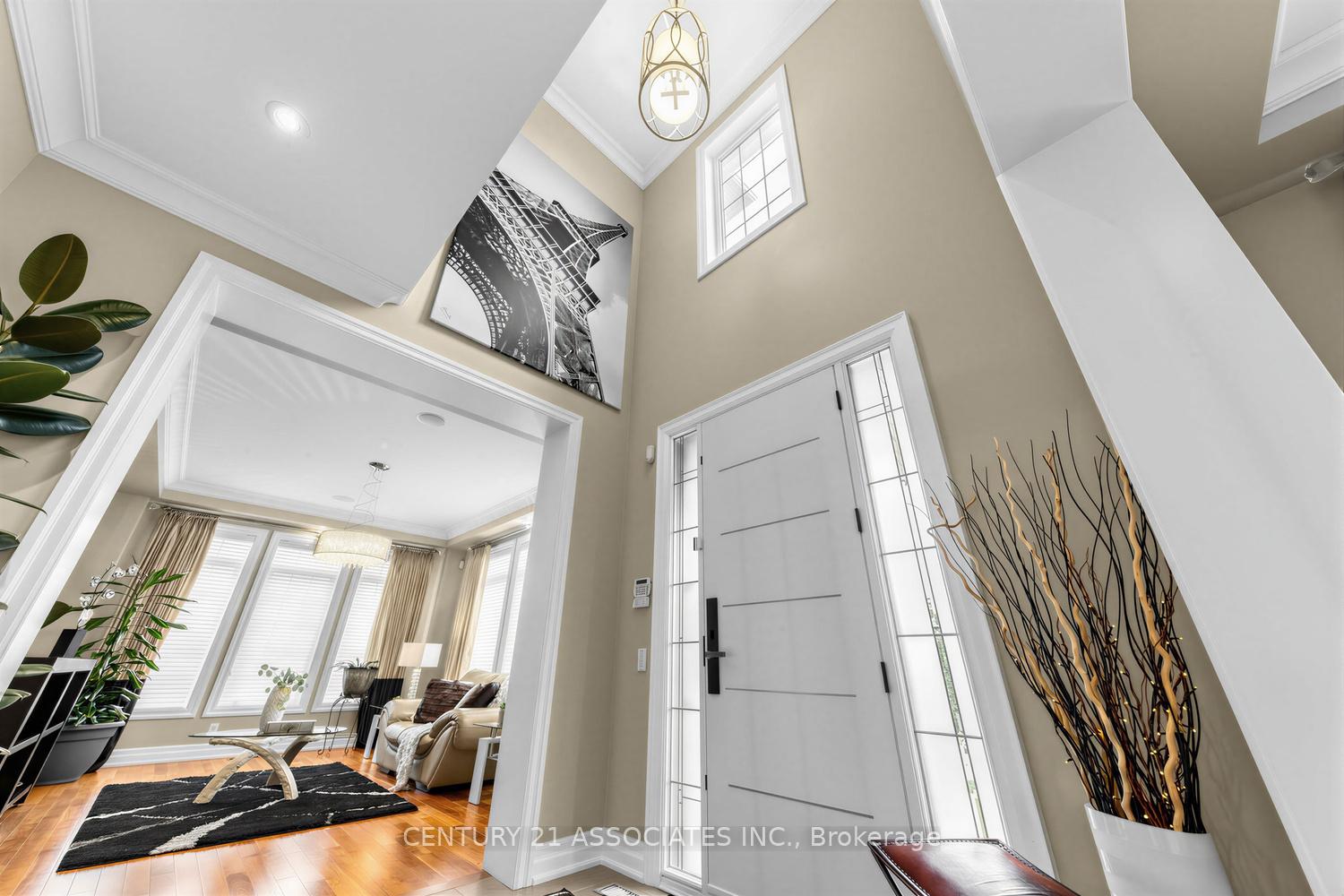 Photo 8 of 29 Black Diamond Crescent, Brampton, Credit Valley — HOMEH