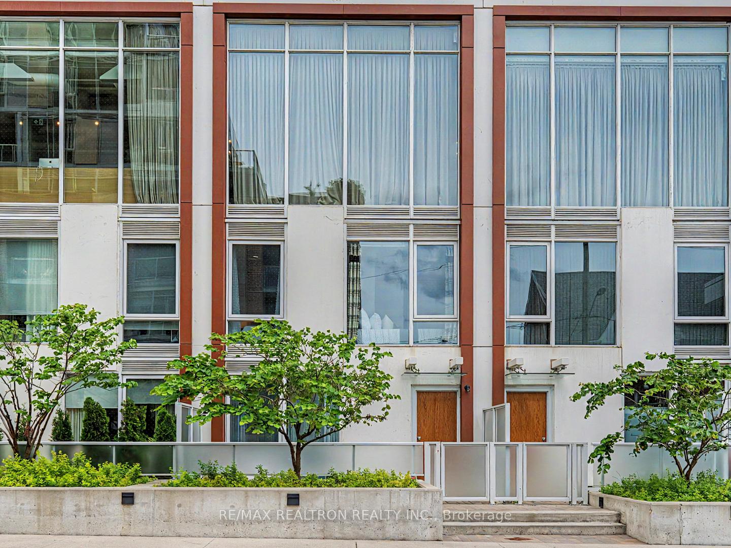 Photo 6 of Unit 102, 33 Helendale Avenue, Toronto, Yonge-Eglinton — HOMEH