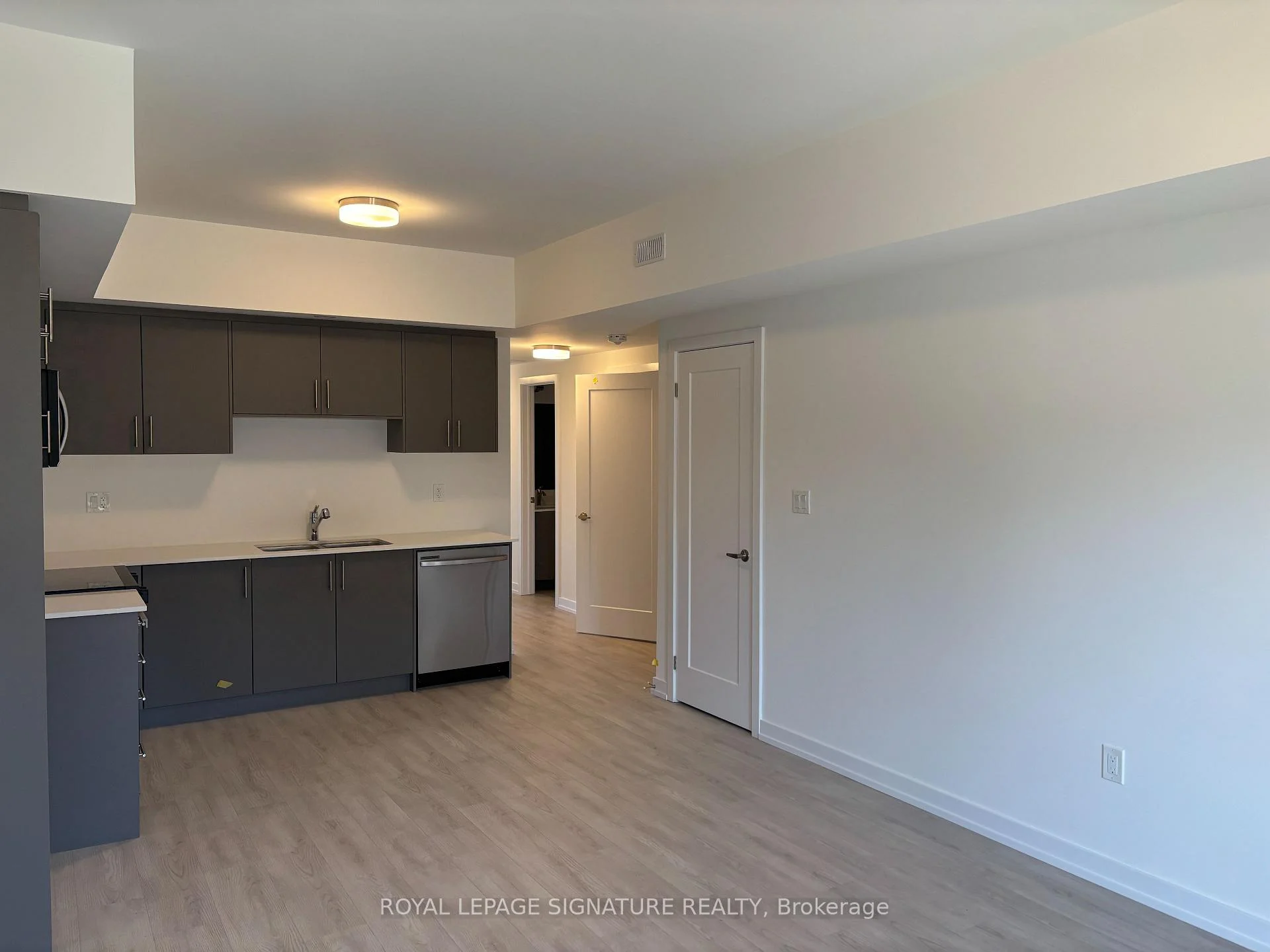 Photo 9 of Unit 24, 42 Lowes Road W, Guelph, Clairfields/Hanlon Business Park — HOMEH