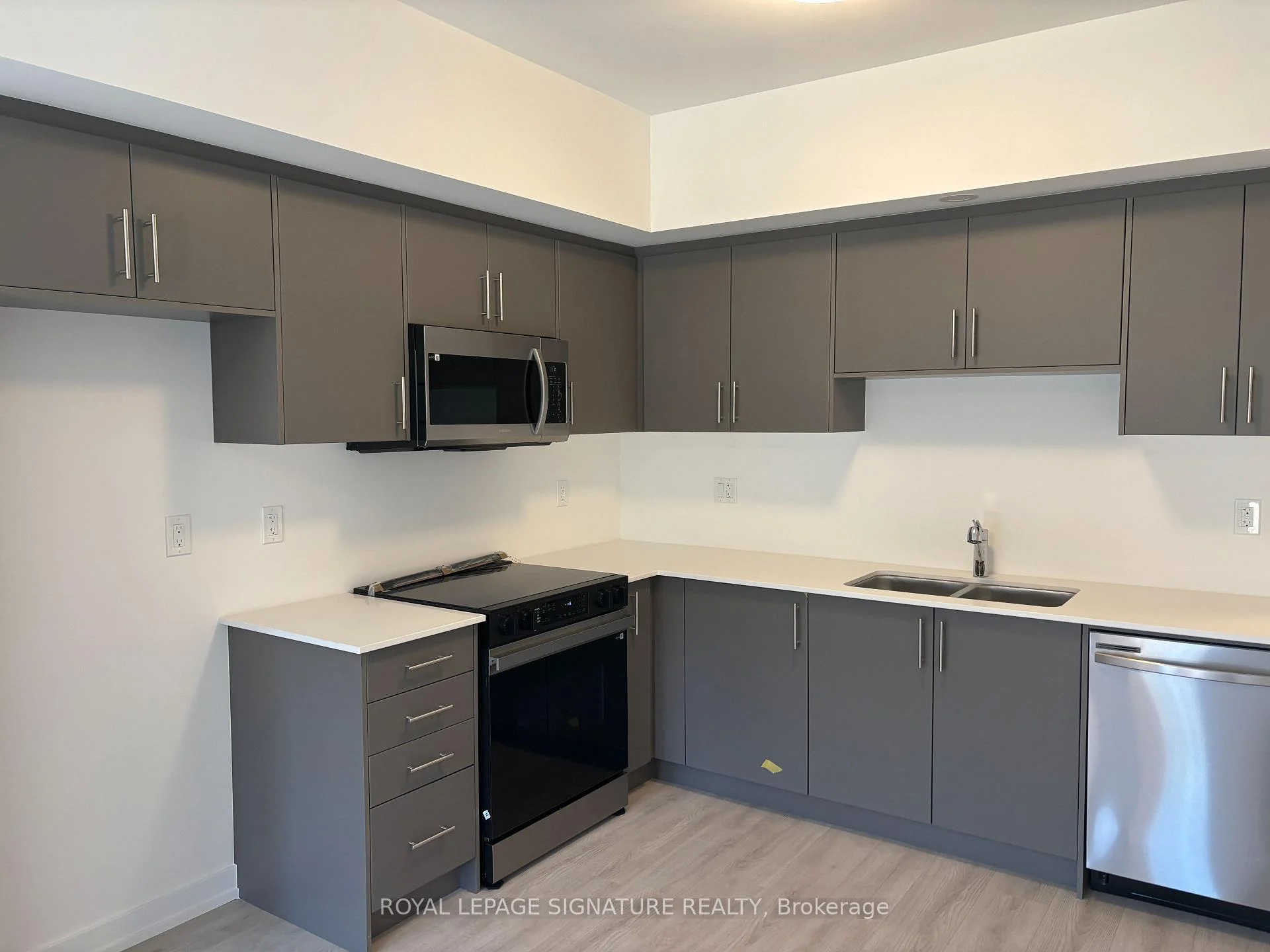 Photo 12 of Unit 24, 42 Lowes Road W, Guelph, Clairfields/Hanlon Business Park — HOMEH