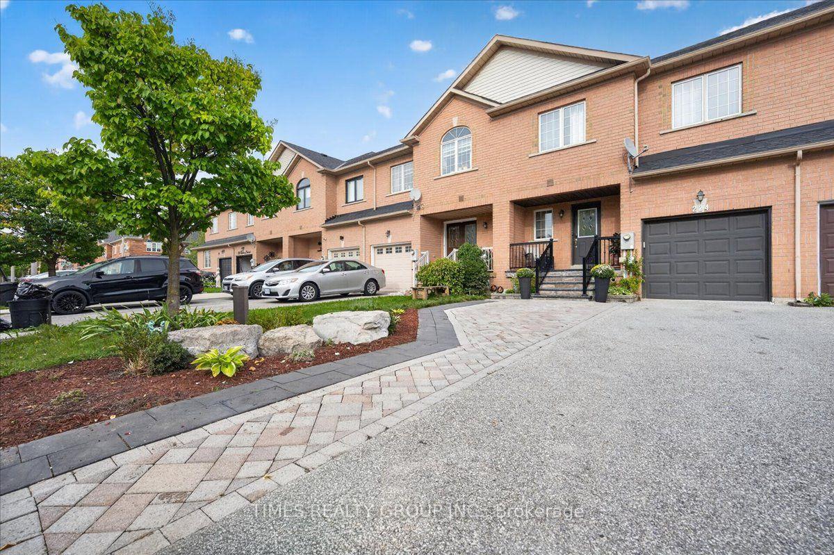 Photo 5 of 224 Westway Crescent, Vaughan, Concord — HOMEH