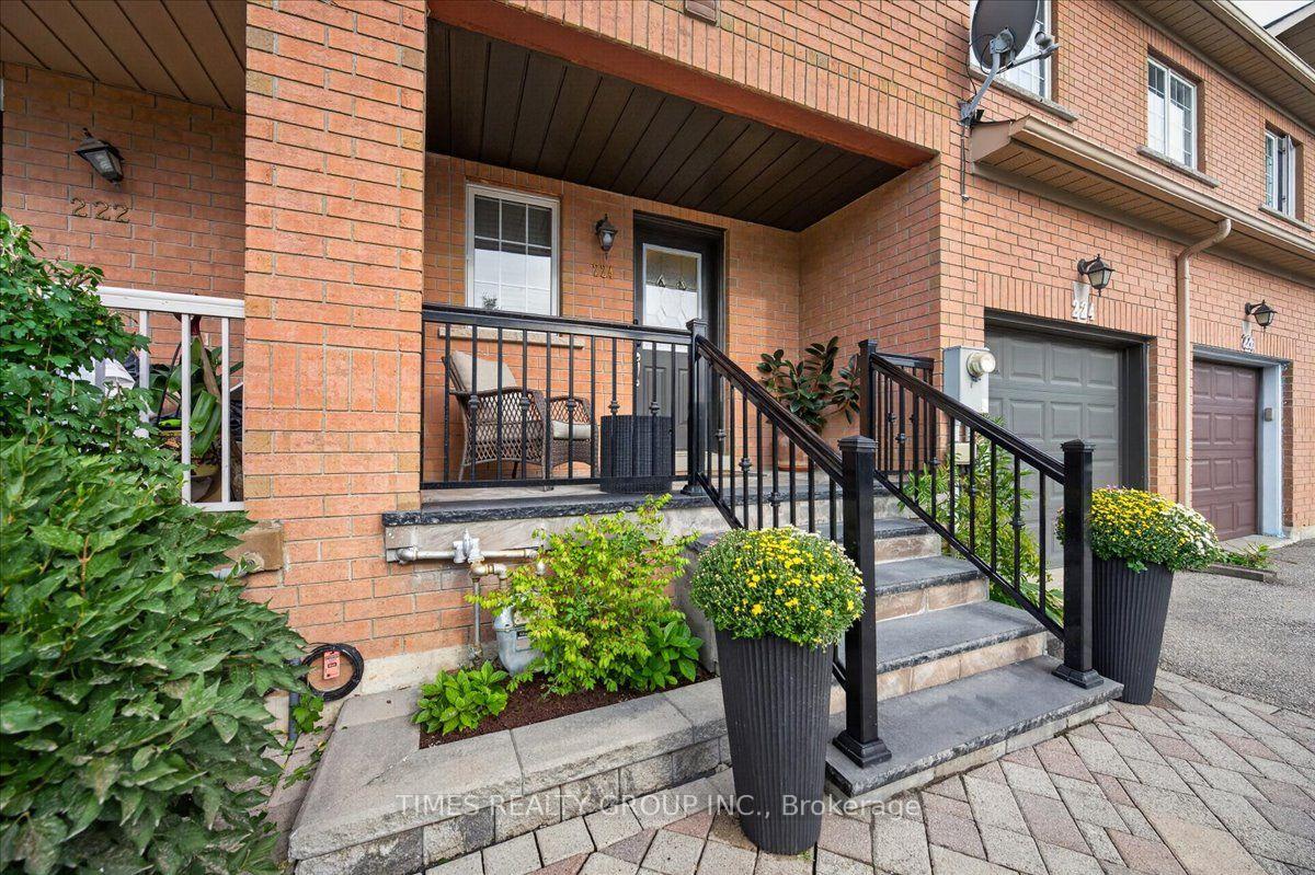 Photo 6 of 224 Westway Crescent, Vaughan, Concord — HOMEH