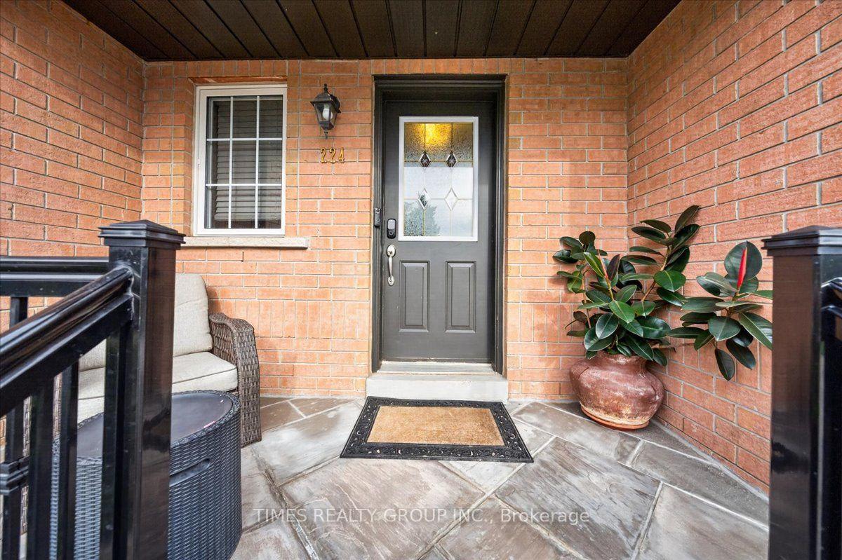 Photo 7 of 224 Westway Crescent, Vaughan, Concord — HOMEH