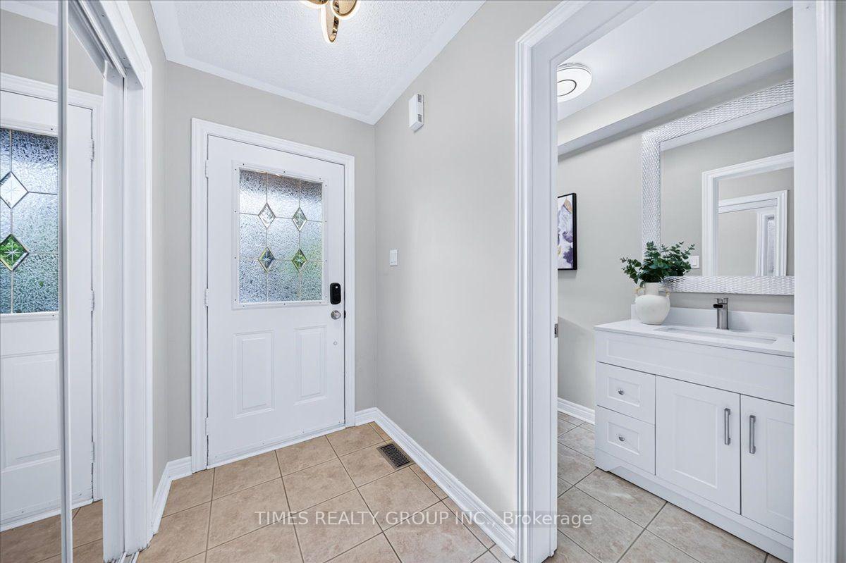 Photo 10 of 224 Westway Crescent, Vaughan, Concord — HOMEH