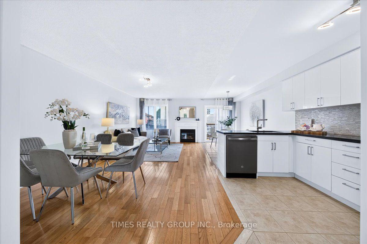 Photo 12 of 224 Westway Crescent, Vaughan, Concord — HOMEH