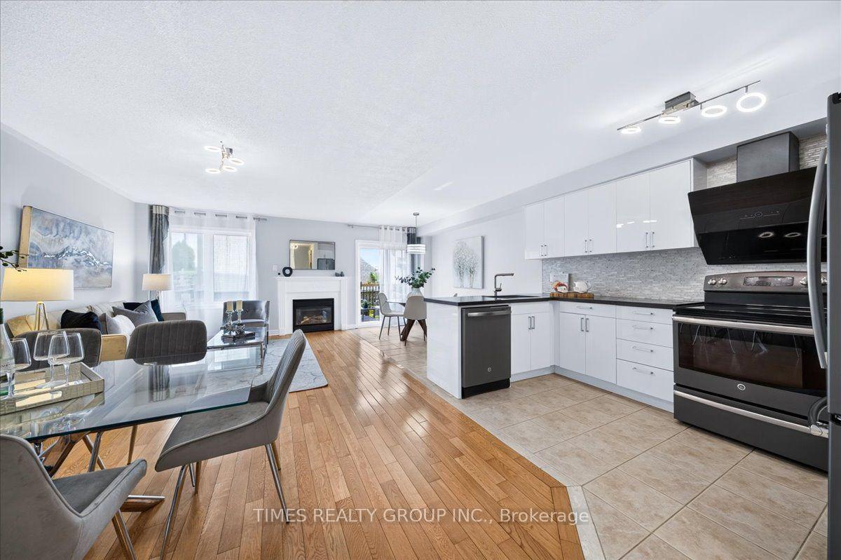 Photo 13 of 224 Westway Crescent, Vaughan, Concord — HOMEH