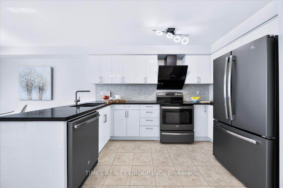Photo 14 of 224 Westway Crescent, Vaughan, Concord — HOMEH