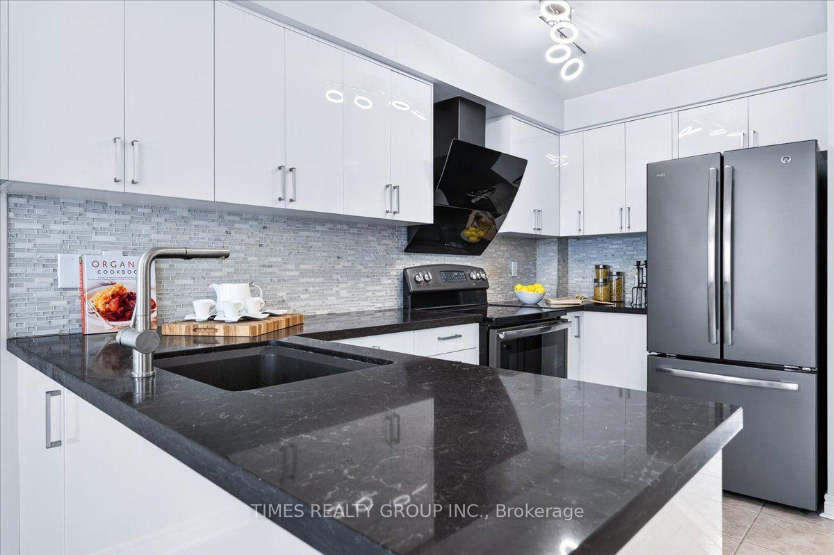 Photo 17 of 224 Westway Crescent, Vaughan, Concord — HOMEH