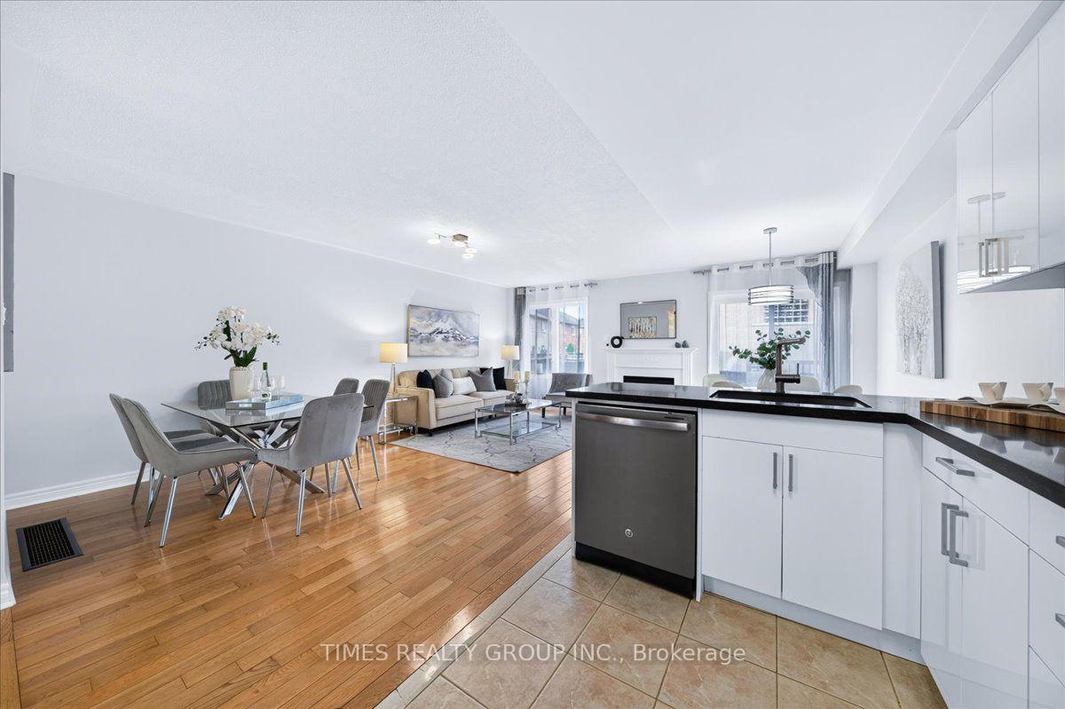 Photo 18 of 224 Westway Crescent, Vaughan, Concord — HOMEH
