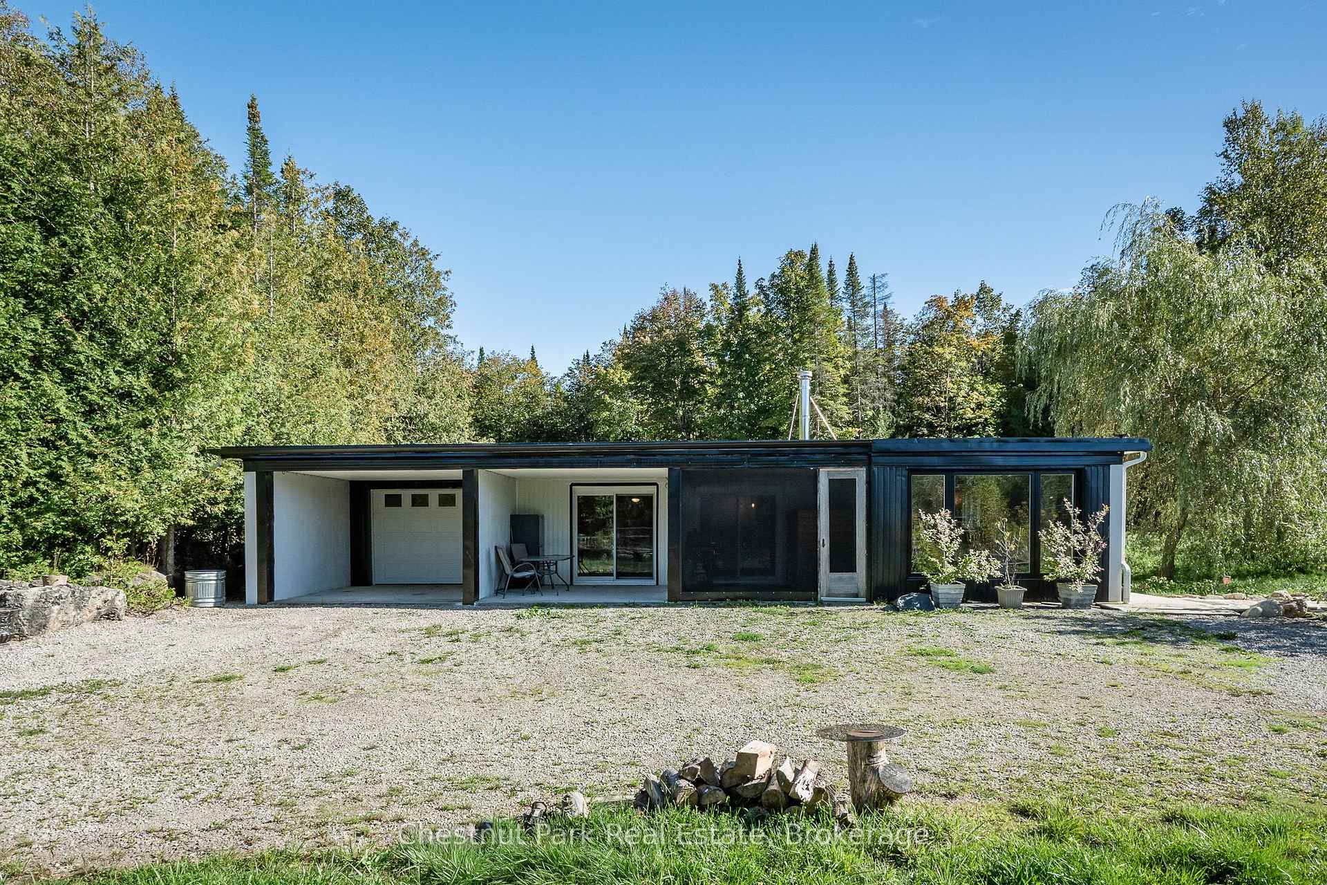 Photo of 664 Bruce Road 9