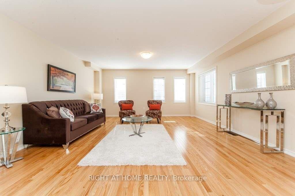 Photo 6 of 37 Comfort Way, Whitby, Blue Grass Meadows — HOMEH