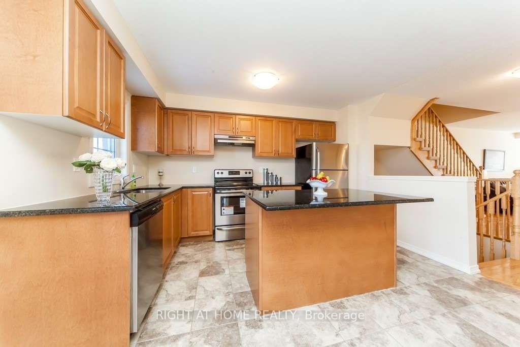 Photo 10 of 37 Comfort Way, Whitby, Blue Grass Meadows — HOMEH