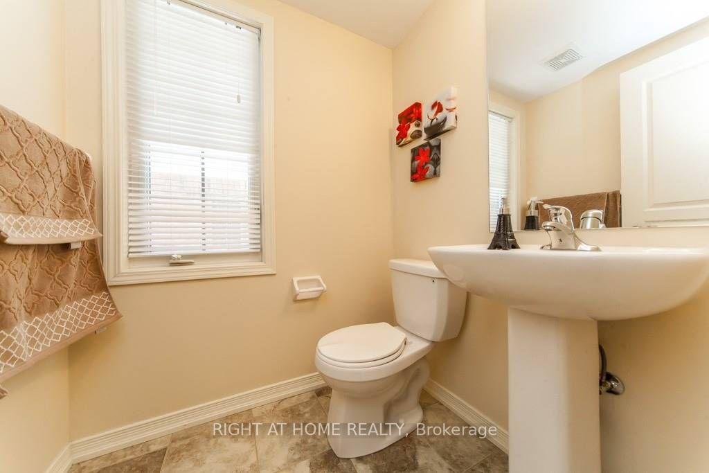 Photo 12 of 37 Comfort Way, Whitby, Blue Grass Meadows — HOMEH
