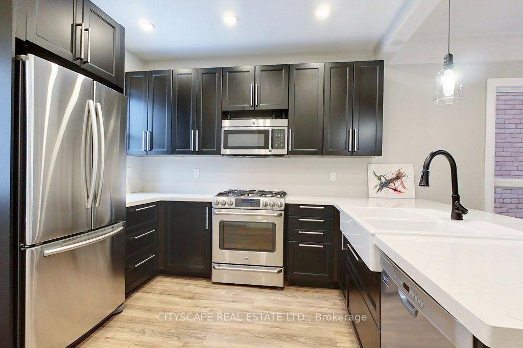 Photo 3 of 39 Holton Avenue N, Hamilton, Gibson — HOMEH