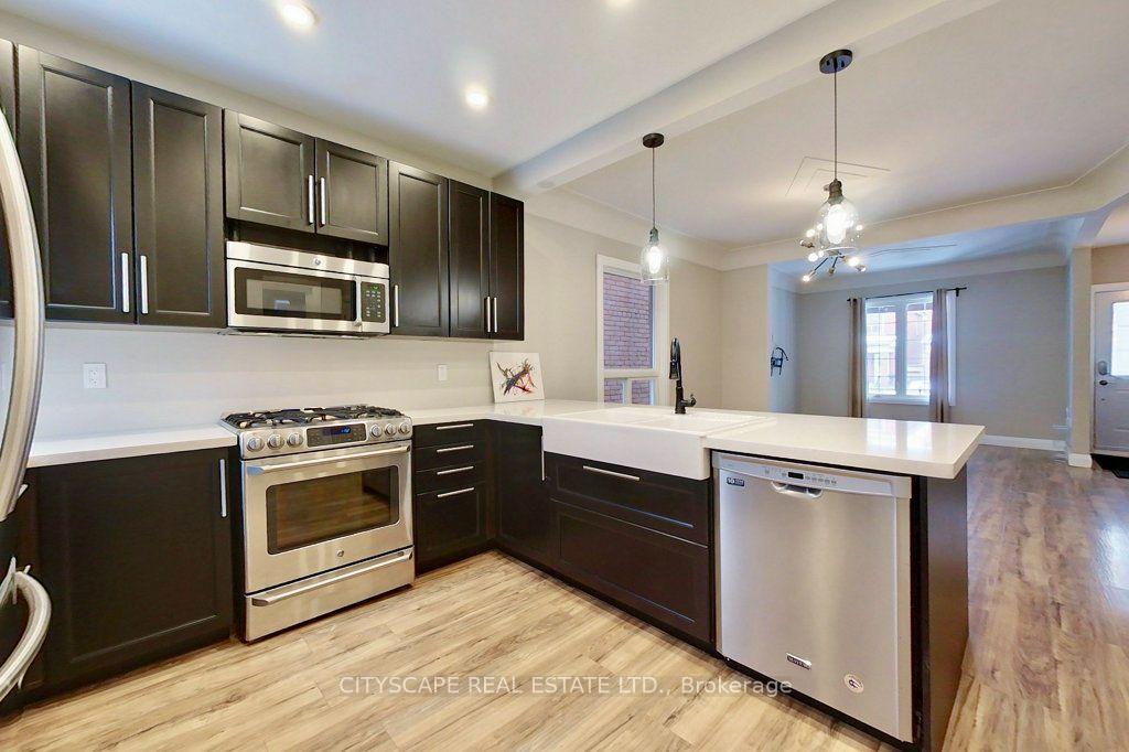 Photo 4 of 39 Holton Avenue N, Hamilton, Gibson — HOMEH