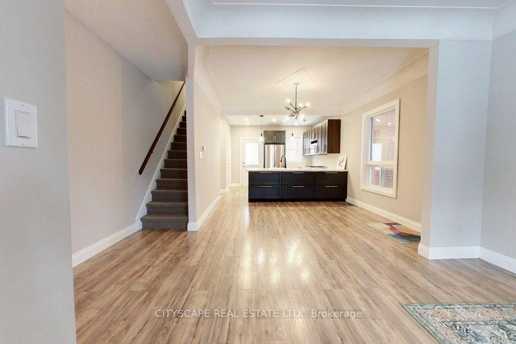 Photo 5 of 39 Holton Avenue N, Hamilton, Gibson — HOMEH