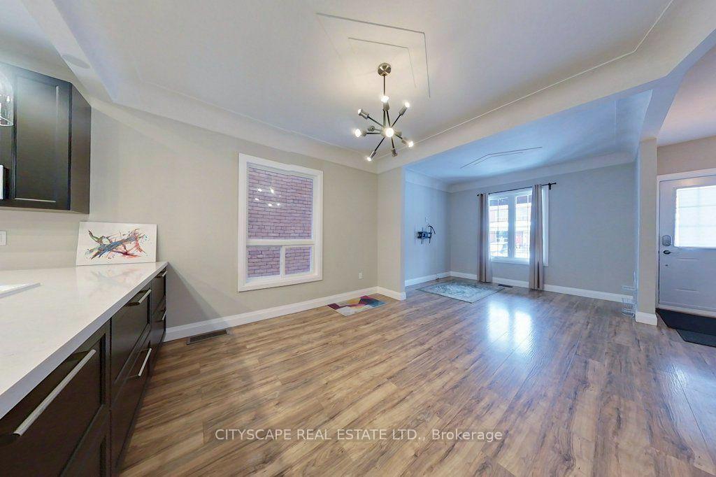 Photo 8 of 39 Holton Avenue N, Hamilton, Gibson — HOMEH