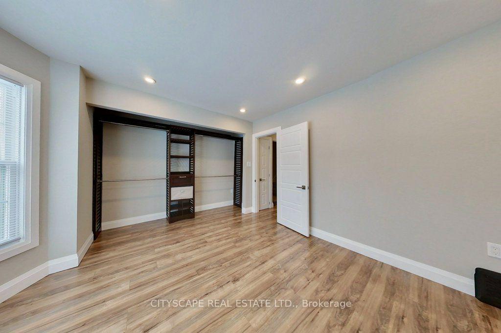 Photo 11 of 39 Holton Avenue N, Hamilton, Gibson — HOMEH