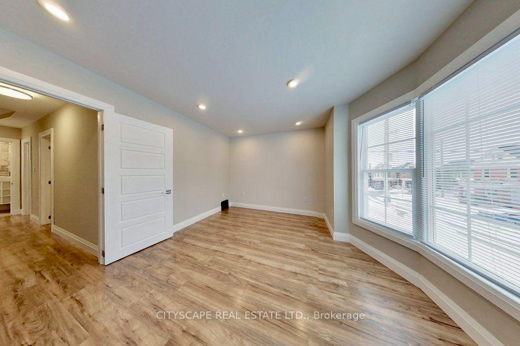 Photo 12 of 39 Holton Avenue N, Hamilton, Gibson — HOMEH
