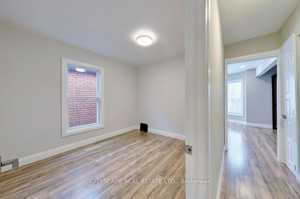 Photo 15 of 39 Holton Avenue N, Hamilton, Gibson — HOMEH