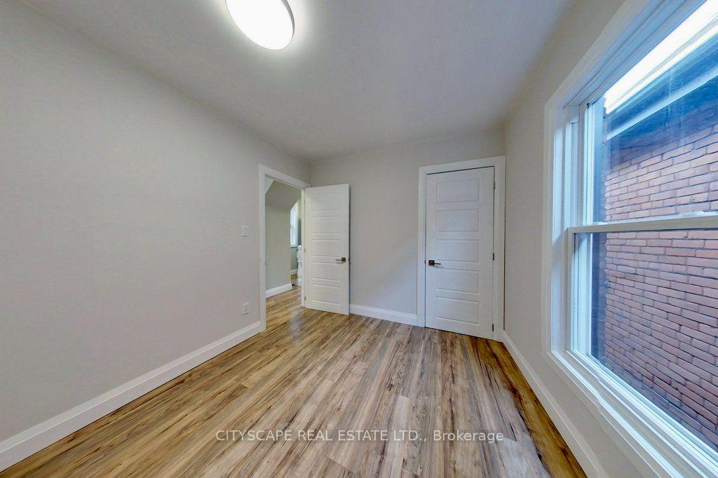 Photo 16 of 39 Holton Avenue N, Hamilton, Gibson — HOMEH