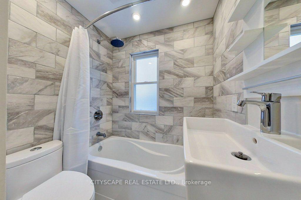 Photo 19 of 39 Holton Avenue N, Hamilton, Gibson — HOMEH