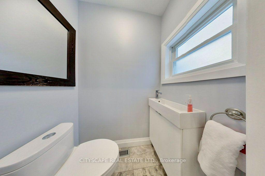 Photo 20 of 39 Holton Avenue N, Hamilton, Gibson — HOMEH