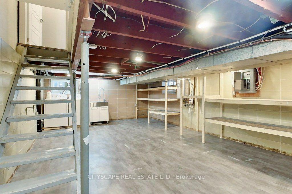 Photo 21 of 39 Holton Avenue N, Hamilton, Gibson — HOMEH