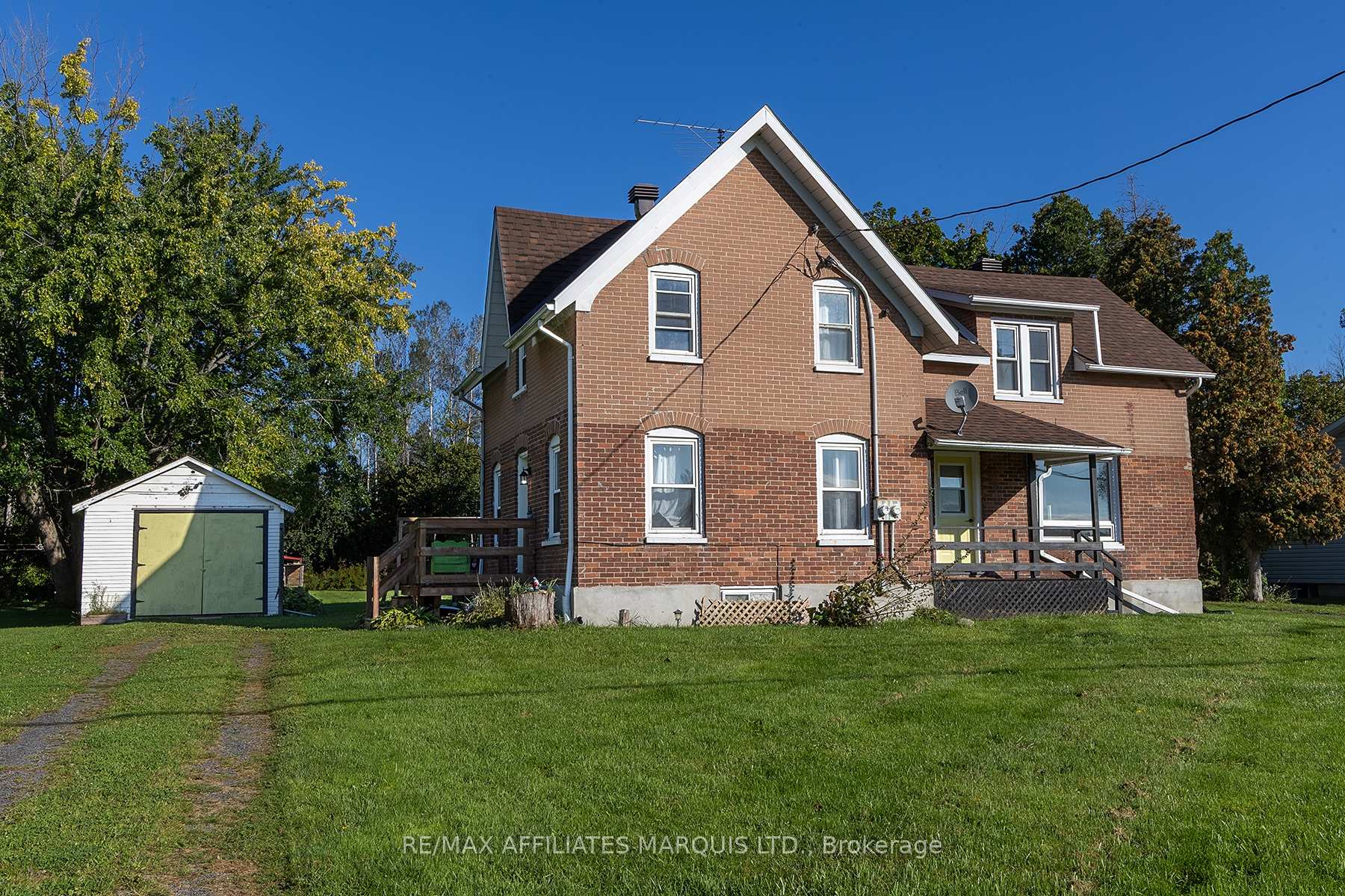Photo 2 of 13153 Riverside Drive, South Dundas, South Dundas (Williamsburgh) Twp — HOMEH