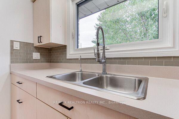 Photo 20 of 1 McDonald Drive, Aurora, Aurora Heights — HOMEH