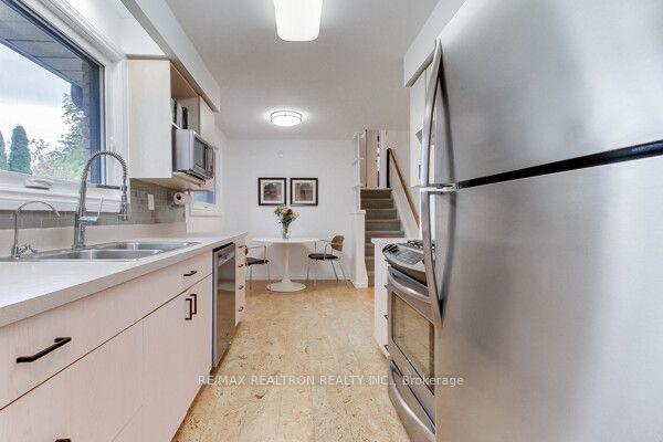 Photo 31 of 1 McDonald Drive, Aurora, Aurora Heights — HOMEH