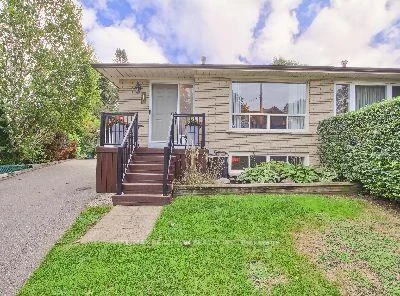 Photo 4 of 1 McDonald Drive, Aurora, Aurora Heights — HOMEH